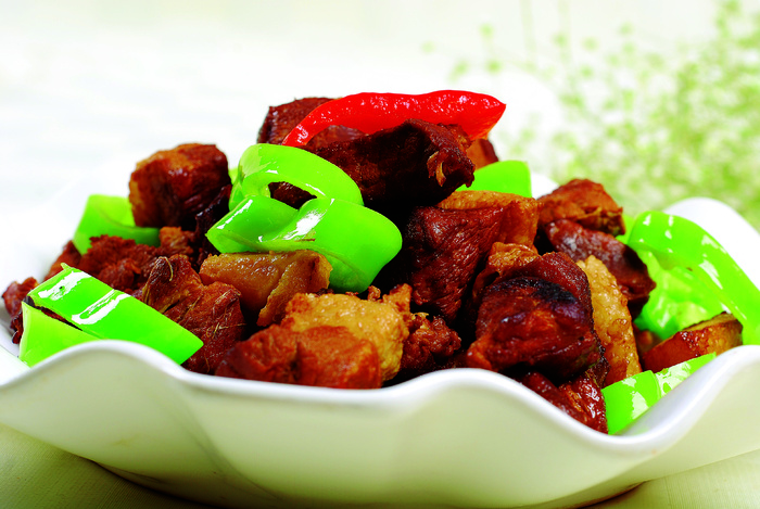 川菜湘菜高清菜谱 尖椒红烧肉