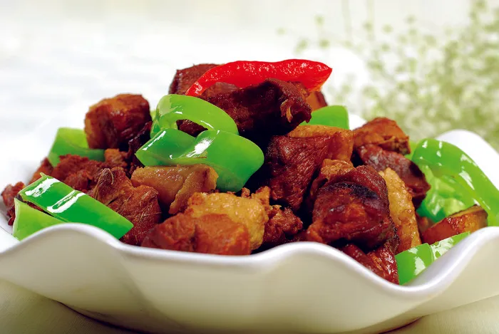 川菜湘菜高清菜谱 尖椒红烧肉