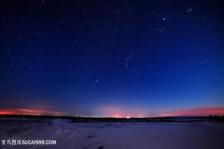 平原夜里星空微光天空图片