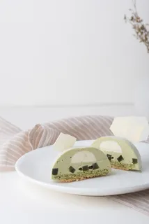 蛋糕店小蛋糕慕斯美食甜品图片