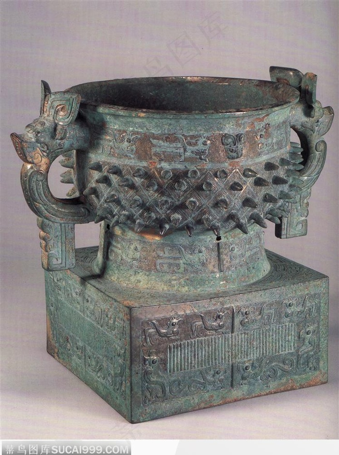 中华传统-长满铜绿的酒杯