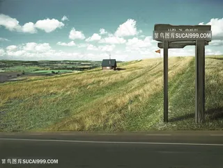 绿草地道路风景画