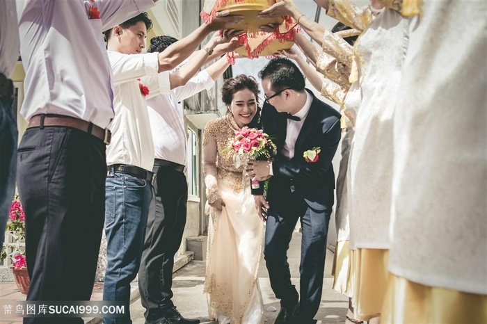 婚礼现场幸福新人图片
