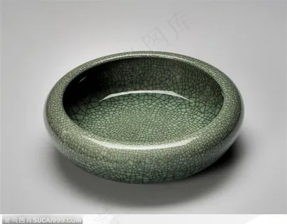 中华传统工艺-满是裂纹的绿色瓷盆
