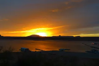 鲍威尔湖日落美景图片