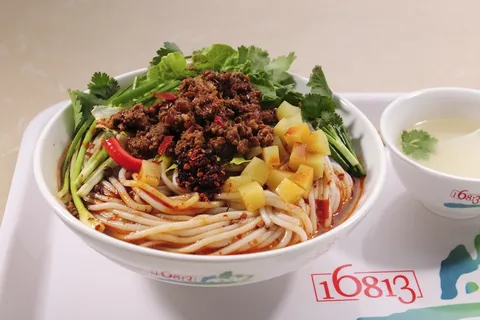 广西特色小吃桂林米粉图片-第6张