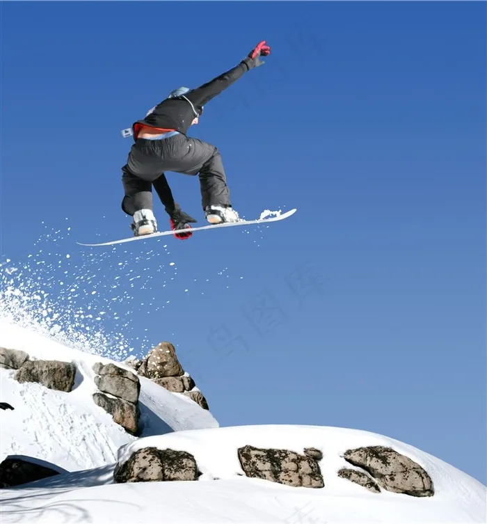 冬日雪山滑雪图片