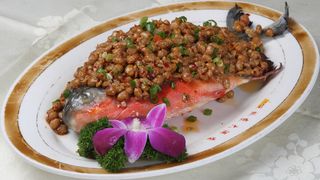 24 腊八豆蒸鲳鱼 桥东大酒店