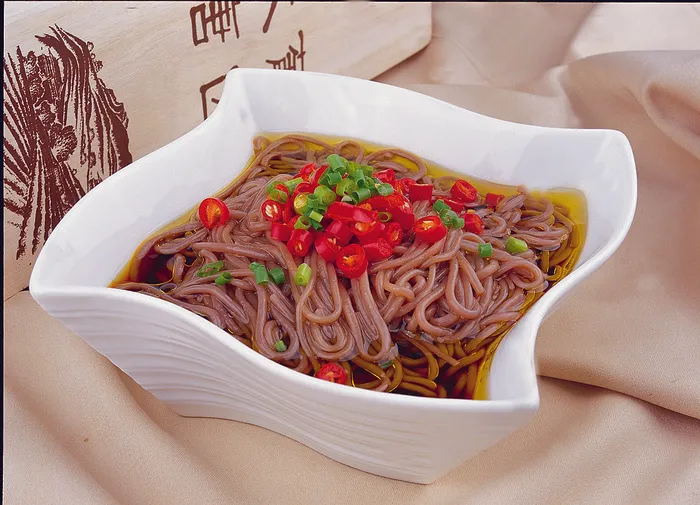 酸辣蕨根   粉