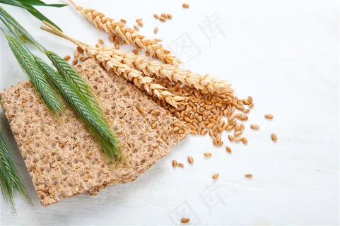 散落的麦粒麦穗和饼干高清图片 散落的麦粒麦穗和饼干高清图片