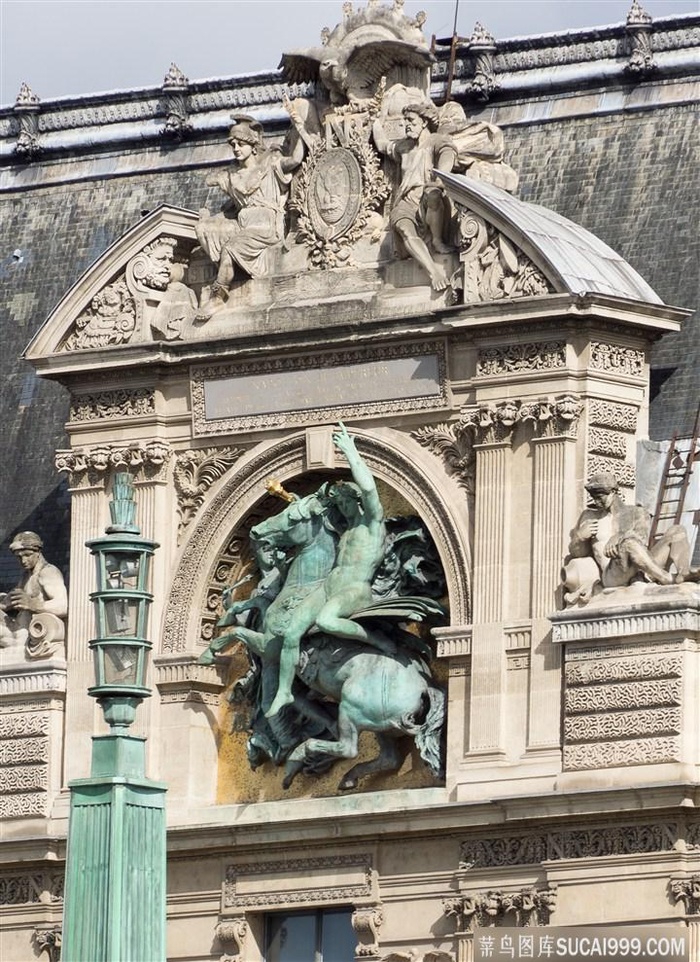 法国欧式建筑墙体上的精美雕塑