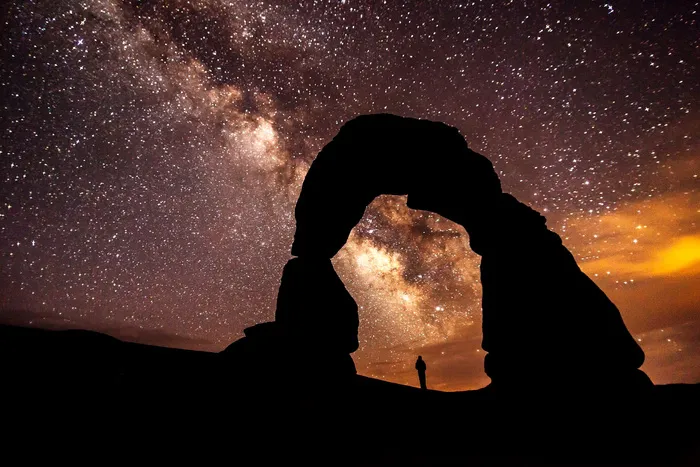 高清唯美星空夜空山峰