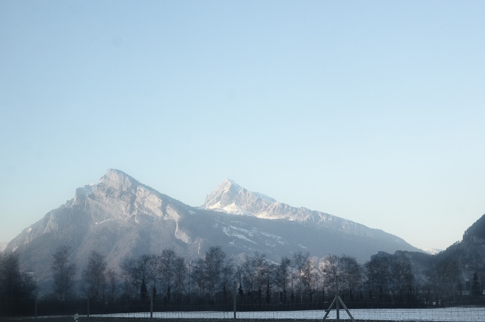 冬天白雪高山背景风景