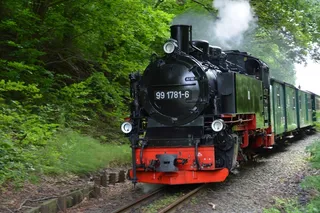 绿皮蒸汽火车图片