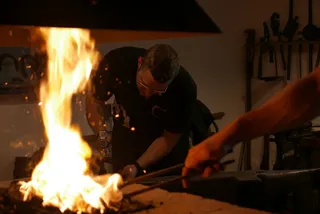 铁匠打铁图片