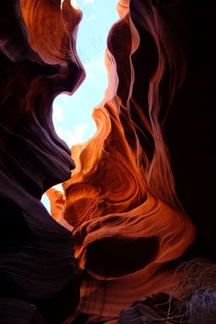 山洞山溶奇石高清图片