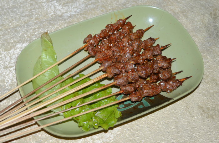 烧烤美食烤肉街边小吃油炸烤羔羊肉