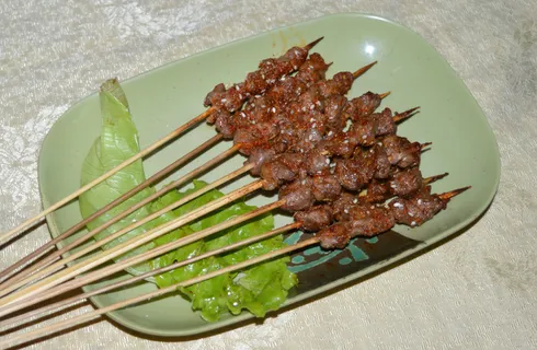 烧烤美食烤肉街边小吃油炸烤羔羊肉