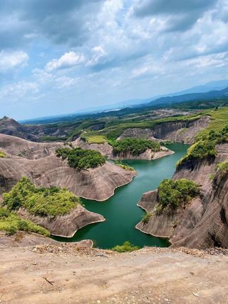 绿水青山就是金山银山