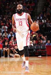 哈登持球过半场