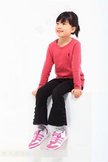 坐着的女孩摄影素材