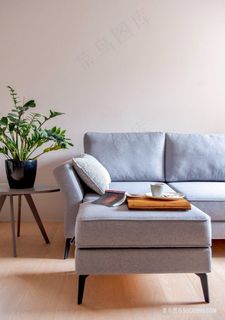 浅灰色沙发家居图片