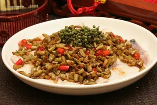 酸豆角辣盖鲜鱼片48元