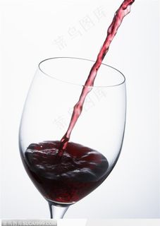 清凉饮品-倾倒的葡萄酒