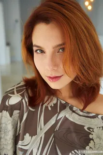 红发欧美美女头像图片 红发欧美美女头像图片