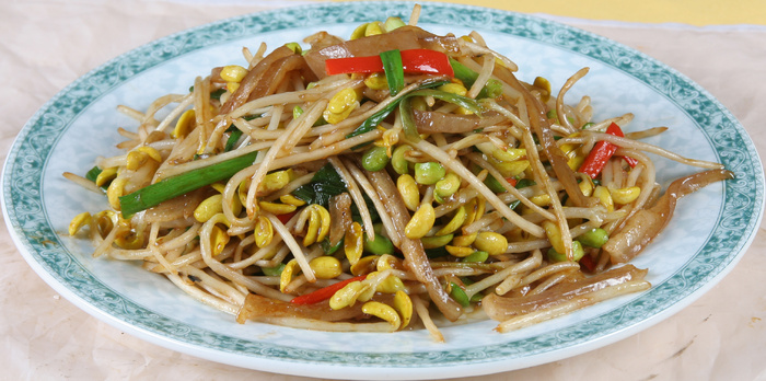 肉皮炒黄豆芽 