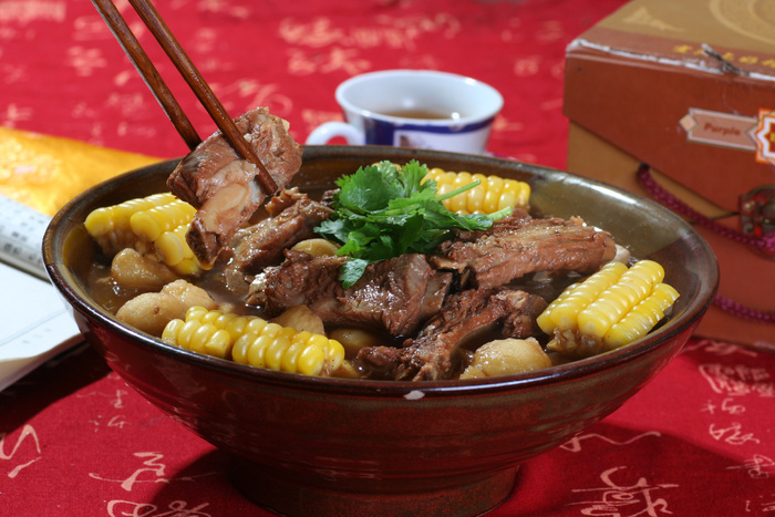 小土豆炖排骨