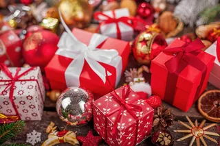 圣诞节礼物盒圣诞球元素装饰场景特写近景(22)