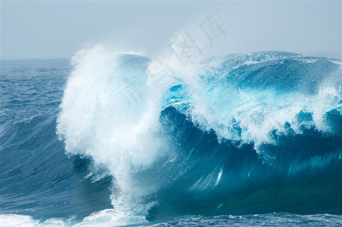 波涛汹涌的大海景色素材