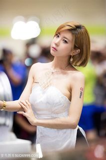 *韩国美女许允美性感写真图片