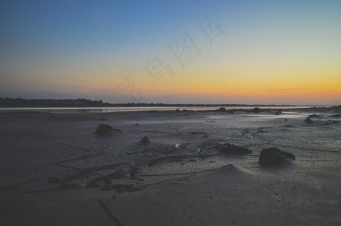 沙滩黄昏美景图片