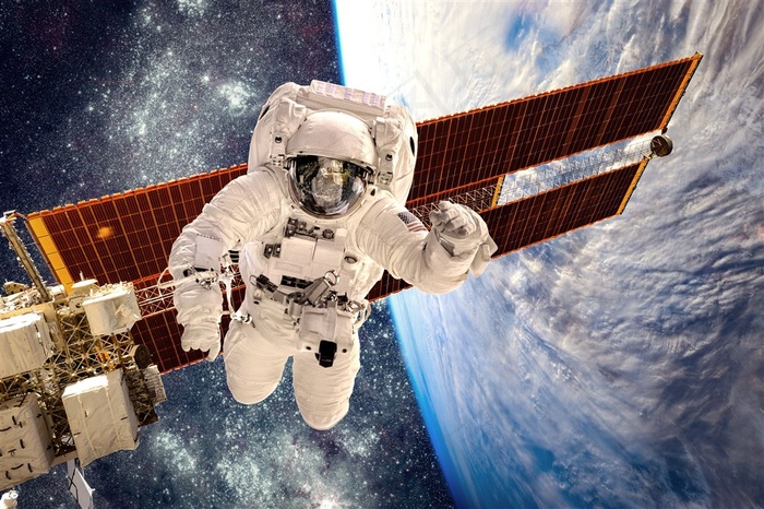 宇航员与宇宙图片
