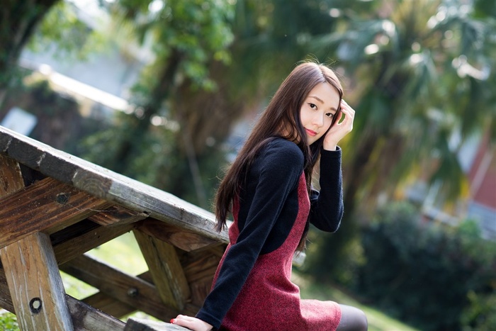 邻家女孩甜美可人李妞妞高清写真大图