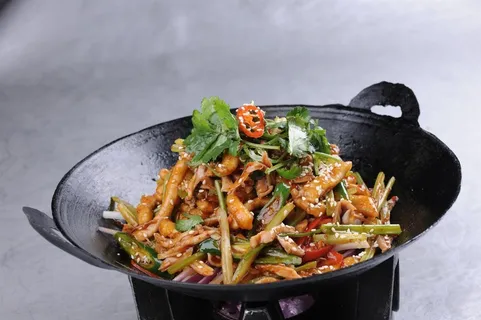 干锅美食焖锅湘菜麻辣香辣纸锅干锅手撕鸡