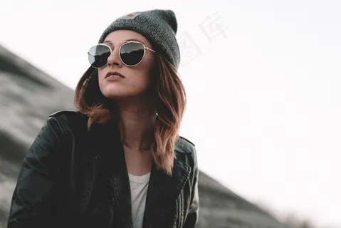 时尚墨镜俄罗斯美女图片 时尚墨镜俄罗斯美女图片