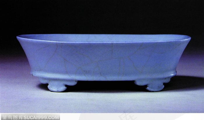 中华传统瓷器-青色的盘子