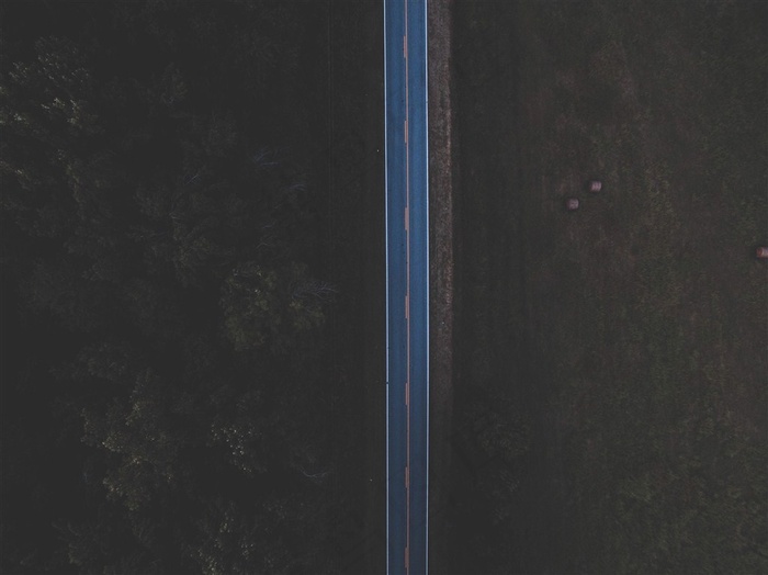 笔直的公路摄影素材大图
