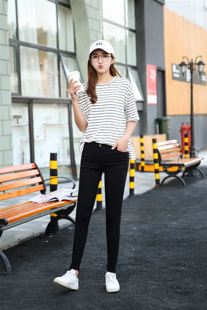 打底黑裤女模特样片