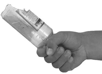 破瓶子 PNG免抠(400x291)