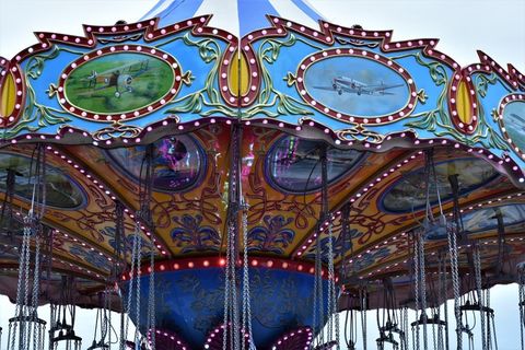 旋转木马建筑局部图片