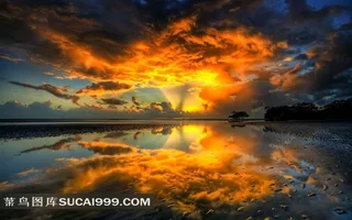 平静海面倒影朝霞