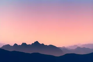 高山云雾意境背景