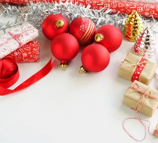 圣诞节礼物盒圣诞球元素装饰场景特写近景(12)
