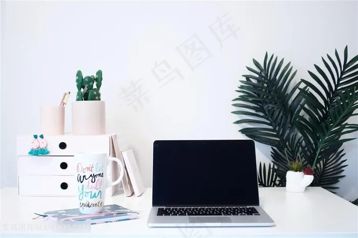 电脑办公桌图片