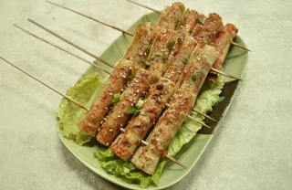 烧烤美食烤肉街边小吃油炸烤多味豆腐卷