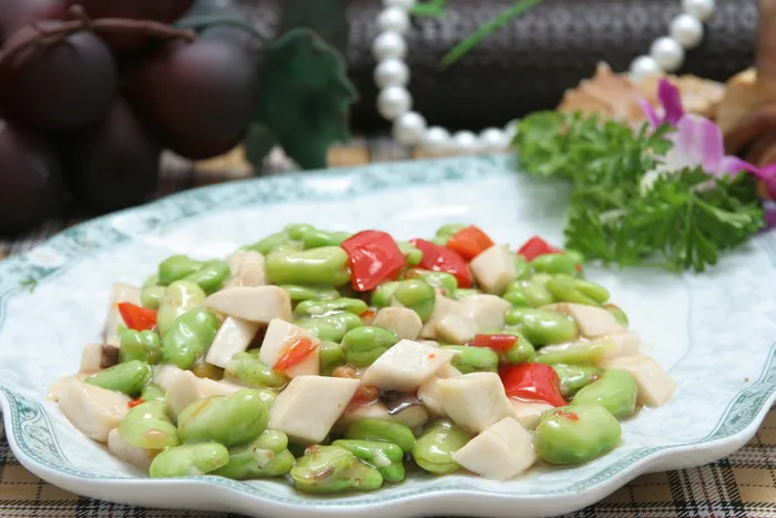杏菇炒蚕豆 (1)